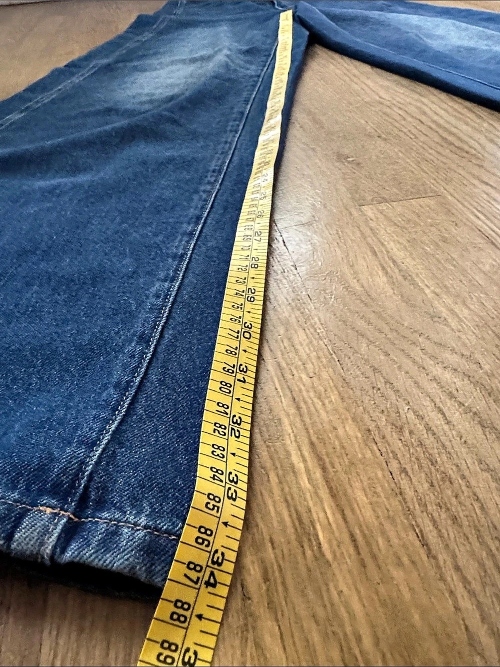 Alice + Olivia “Cool jeans” Wide Leg Jeans in Blue Waist 26